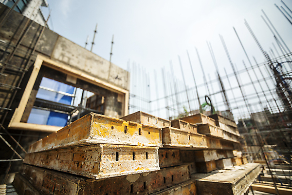 포토 JPG 주간 공사 사람없음 야외 건설현장 건축자재 철근 공사중 건설자재 공사판 재개발 재건축 주택공사현장 철근구조물 철제 국내포토 자연요소 건축 건설업 구조물 파일형식