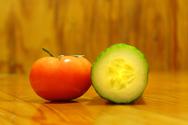 포토 JPG 해외이미지 전통 얼굴 음식 백그라운드 농업 토마토 채소 오이 기술 건강 요리 사람없음 빨간색 초록색 빛 칠판 신선 그룹 달콤 널 자르기 먹기 오브젝트 해외포토 산업 컬러 모션 신체부위 맛 파일형식 이미지허브