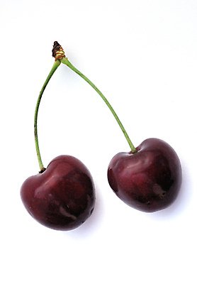 포토 JPG 해외이미지 모자 커플 음식 2 과일 함께함 사람없음 빨간색 봄 체리 비타민 밀짚 해외포토 잡화 계절 컬러 컨셉 관계 짚 영양소 파일형식 이미지허브