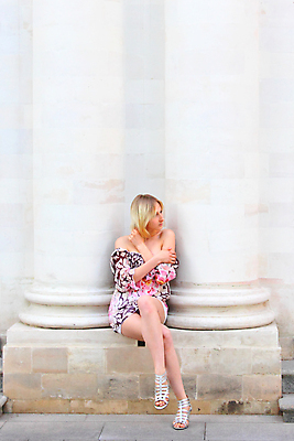 포토 JPG 해외이미지 공원 여자 자연 한명 미소 사람 야외 목재 초록색 여름 청춘 금발 뷰티 놀람 산책 기쁨 닫기 단아함 해외포토 나무 1 헤어스타일 계절 공공시설 감정 컬러 컨셉 재료 모션 휴식 표정 생태계 파일형식 이미지허브