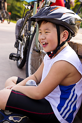 포토 JPG 해외이미지 라이프스타일 아들 어린이 스포츠 장난 놀이 휴식 한국 건강 한명 웃음 안전 사람 동양인 소년 야외 운동 일본 자전거 중국 경쟁 표현 레이싱 승차 헬멧 연습 속도 초보 해외포토 1 남자 아시아 컨셉 가족 모션 표정 인종 시합 생활 바이크 보호장비 파일형식 이미지허브