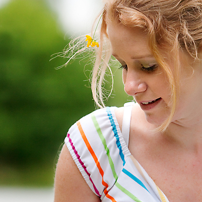 포토 JPG 해외이미지 백인 공원 행복 한명 야외 여름 컬러풀 뷰티 봄 기쁨 신선 해외포토 서양인 1 계절 공공시설 감정 컬러 사람 파일형식 이미지허브