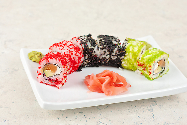 포토 JPG 해외이미지 치즈 사람없음 여러개 초밥 신선 고추냉이 깨 연어 롤스시 연어알 캘리포니아롤 일본음식 해외포토 음식 다수 식재료 유제품 어류 알 양념 조미료 파일형식 이미지허브