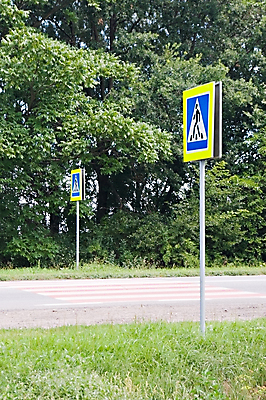 포토 JPG 해외이미지 도로 선 여행 백그라운드 무늬 패턴 경고 경비 사람 사람없음 야외 세로 걷기 우주 줄무늬 회색 흰색 가리킴 도시 고속도로 보행자 횡단보도 방향 심볼 사인 얼룩말 건너기 길가 해외포토 길 컬러 교통시설 모션 안전 손짓 말_동물 보행로 보호 파일형식 이미지허브