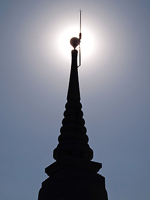 포토 JPG 해외이미지 모양 실루엣 아시아 종교 여행 백그라운드 불교 건축양식 태국 하늘 동양인 사람없음 건물 태양 뷰티 평화 믿음 탑 검은색 황혼 새벽 사찰 영혼 황금 정상 방콕 신앙심 충실 해외포토 자연요소 건축물 건축 감정 나라 컬러 컨셉 종교건축 촬영기법 인종 일몰 파일형식 이미지허브