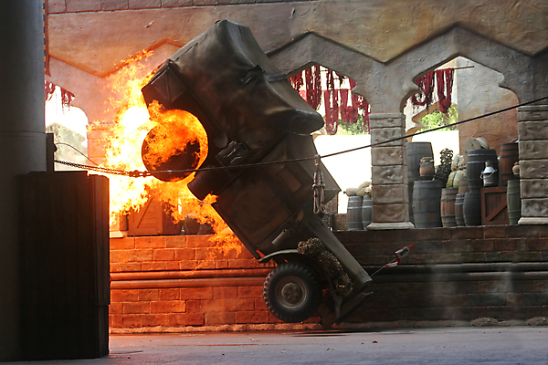 포토 JPG 해외이미지 자동차 불 불꽃 사람없음 바퀴 위험 짐차 해외포토 자연요소 육상교통 컨셉 파일형식 이미지허브