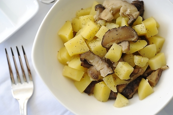 포토 JPG 해외이미지 접시 아시아 음식 백그라운드 포크 다이어트 채소 감자 건강 요리 동양인 사람없음 노란색 식당 식사 중국 버섯 흰색 기구 양념 맛 심플 후추 고립 채식주의자 스타일 맛있는 해외포토 식기 나라 컬러 컨셉 인종 상점 향신료 채식 파일형식 이미지허브