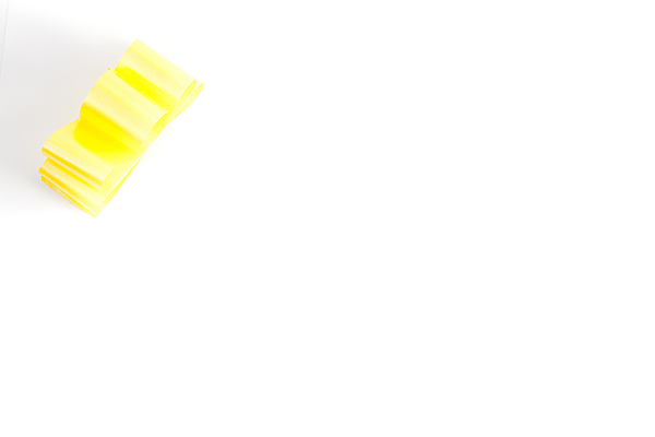 포토 JPG 해외이미지 계절 기념일 리본 백그라운드 컨셉 크리스마스 휴가 발렌타인데이 선물 사람없음 장식 노란색 축제 흰색 축하 인사 신용카드 생일 활 고립 해외포토 컬러 데이이벤트 이벤트 금융 예절 파일형식 이미지허브