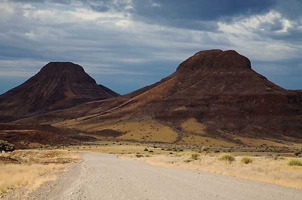 포토 JPG 해외이미지 나무 구름 모래 여행 아프리카 자연 하늘 산 선인장 건조 따뜻함 파노라마 풍경 사람없음 야외 빨간색 물 여름 파란색 일출 환경 맑음 일몰 오픈 뜨거움 황무지 땅 모래언덕 사파리 언덕 암초 가뭄 사하라 내추럴 나미비아 칼라하리 수평선 해외포토 자연요소 식물 계절 나라 컬러 날씨 촬영기법 노을 사막 생태계 남아프리카 파일형식 이미지허브
