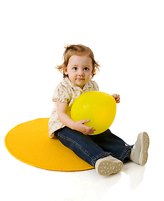 포토 JPG 해외이미지 전신 백인 1 라이프스타일 드레스 여자 딸 행복 어린이 장난 공 놀이 한명 미소 웃음 앉기 세로 금발 장난감 노란색 귀여움 기쁨 에너지 게임 흰색 표현 잡기 작음 풍선 강렬 고립 해외포토 서양인 헤어스타일 옷 감정 컬러 컨셉 가족 모션 표정 사람 생활 크기 파일형식 이미지허브