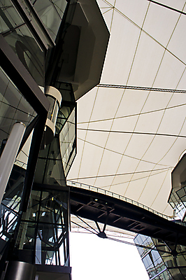 포토 JPG 해외이미지 모양 디자인 선 백그라운드 패턴 비즈니스 건축양식 창문 유리 하늘 미래 새로움 프레임 사람없음 야외 금융 빛 사무실 반사 탑 고층빌딩 줄무늬 거울 덮개 도시 재산 우아함 큼 항공 역동적 각도 캔버스 철사 기하학 지원 철강 스타일 해외포토 건축물 건축 컨셉 무늬 재질 빌딩 경제 뚜껑 크기 파일형식 이미지허브