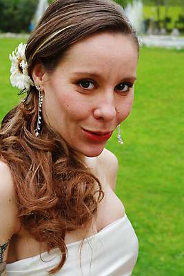 포토 JPG 해외이미지 라이프스타일 커플 응시 여자 남자 꽃 행복 감정 꽃다발 결혼 2 꽃무늬 밭 장난 관계 놀이 함께함 사랑 한명 웃음 성인 야외 낭만 튤립 반지 잡기 아래 옷입기 약혼 베일 사방 해외포토 식물 1 시선 컨셉 무늬 농업 장신구 모션 표정 사람 이벤트 생활 방향 약속 위치 파일형식 이미지허브