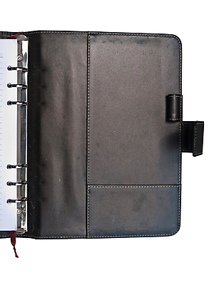 포토 JPG 해외이미지 종이 백그라운드 비즈니스 모바일 문구용품 사람없음 책 스마트폰 사무실 다이어리 쪽지 공책 공백 달력 덮개 흰색 업무 오픈 계획 계획표 가죽 오브젝트 준비 질감 문서 파일 페이지 양장본 바인더 주소 고립 조언 스타일 해외포토 컬러 컨셉 핸드폰 스마트기기 사무용품 뚜껑 작업 파일형식 이미지허브