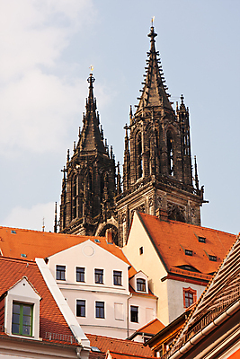 포토 JPG 해외이미지 하늘 주택 독일 사람없음 건물 세로 성당 교회 역사 구시가지 카피스페이스 해외포토 건축물 유럽 종교건축 공백 파일형식 이미지허브