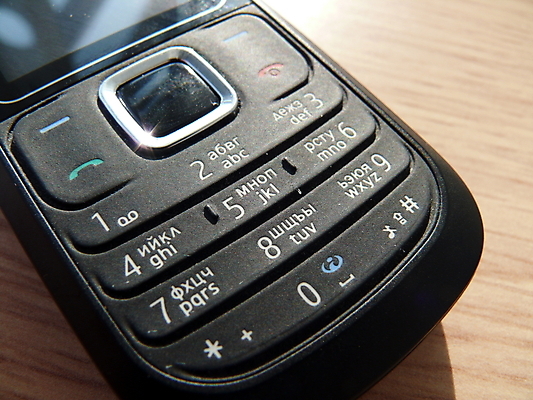 포토 JPG 해외이미지 손 인터넷 비즈니스 통신 모바일 무선통신 세포 사람없음 스마트폰 디지털 스크린 검은색 공백 키보드 네트워크 연결 휴대용 무선전화기 전화기 스마트 오브젝트 수화기 라디오 전자 부름 다이얼 고립 셀룰러 해외포토 컬러 컨셉 모션 신체부위 전자제품 핸드폰 스마트기기 파일형식 이미지허브