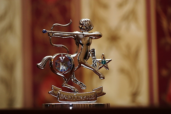 포토 JPG 해외이미지 화살 미술 사람없음 바위 수집 사인 활 점성술 신화 궁수 철강 특별함 해외포토 컨셉 문화예술 돌_바위 파일형식 이미지허브