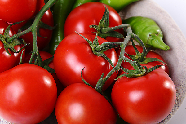 포토 JPG 해외이미지 식물 음식 농업 다이어트 토마토 채소 재료 자연 건강 사람없음 빨간색 초록색 여름 바구니 정원 샐러드 신선 닫기 먹기 유기농 비타민 밀짚 내추럴 숙성 채식주의자 해외포토 웰빙 계절 산업 컬러 모션 짚 생태계 채식 영양소 파일형식 이미지허브