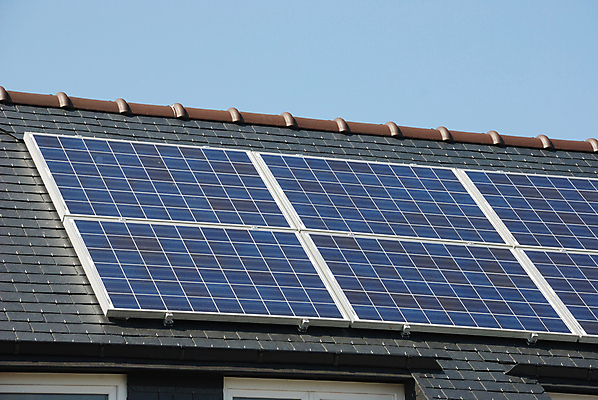 포토 JPG 해외이미지 과학 지붕 주택 사람없음 초록색 글로벌 햇빛 태양 환경 맑음 힘 재활용 에너지 재산 생태계 태양에너지 패널 무료 생태학 해외포토 자연요소 교육 컬러 날씨 건물 금융 그린에너지 친환경 파일형식 이미지허브