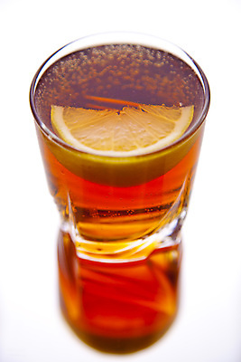 포토 JPG 해외이미지 음료 음식 조각 오렌지 과일 유리 귤 사람없음 컵 반사 갈색 노란색 젖음 추위 흰색 신선 칵테일 액체 달콤 떨어짐 시원함 레몬 가득함 상쾌 고립 소다 해외포토 식기 감정 컬러 컨셉 재질 주류 맛 파일형식 이미지허브