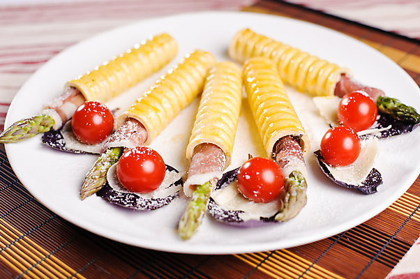 포토 JPG 해외이미지 접시 음식 토마토 아침 디저트 사람없음 쌓기 식사 저녁식사 카페 튀김 달콤 맛 아침식사 상품 배고픔 베이컨 칼로리 버터 팬케이크 점심식사 탄수화물 맛있는 해외포토 주간 식기 컨셉 채소 모션 돼지고기 케이크 상점 파일형식 이미지허브