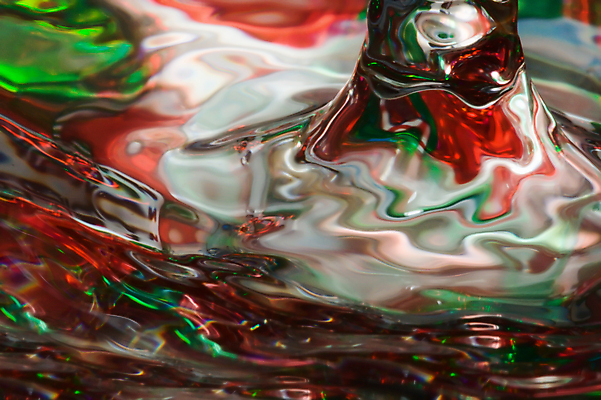 포토 JPG 해외이미지 이동 사람없음 빨간색 초록색 물 빛 컬러풀 반사 젖음 물방울 떨어짐 몽환 해외포토 자연요소 컬러 컨셉 파일형식 이미지허브