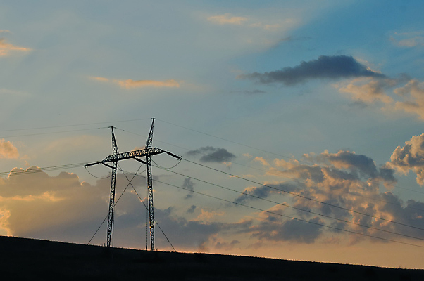 포토 JPG 해외이미지 산업 선 밭 자연 하늘 사람없음 야외 파란색 환경 힘 일몰 에너지 철탑 자원 전압 해외포토 컬러 농업 노을 탑 생태계 파일형식 이미지허브