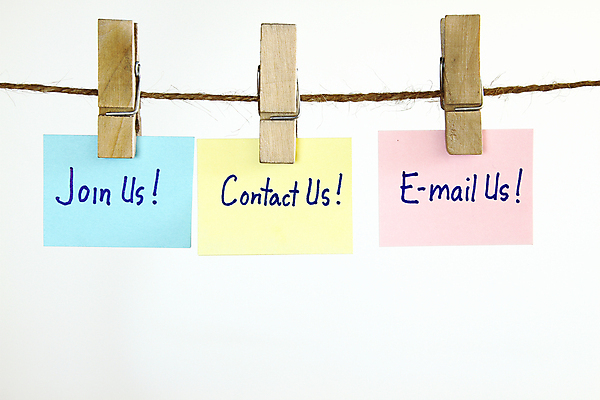 포토 JPG 해외이미지 컨셉 통신 아이디어 사람없음 피규어 정보 흰색 메시지 이메일 옷걸이 심볼 사인 클립 소통 고립 지원 편지쓰기 해외포토 컬러 미니어처 기록 편지 파일형식 이미지허브