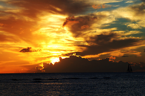포토 JPG 해외이미지 바다 여행 백그라운드 요트 자연 벽지 바람 휴가 휴식 항해 풍경 사람없음 물 반사 항구 어둠 황혼 일몰 보트 고급 크루즈 함선 수평선 해외포토 자연요소 컨셉 배_교통 교통시설 날씨 노을 생태계 파일형식 이미지허브