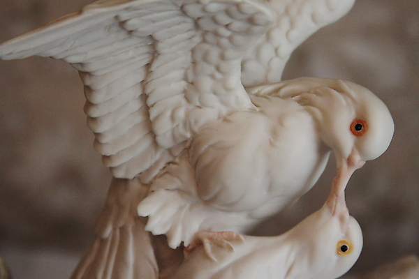 포토 JPG 해외이미지 동물 조각 미술 사람없음 장식 조각상 숫자 골동품 흰색 도자기 클래식 고급 디자이너 비둘기 옛날 조각가 특별함 해외포토 직업 문자 컬러 컨셉 조류 문화예술 조형물 파일형식 이미지허브