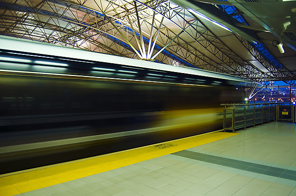 포토 JPG 해외이미지 아시아 여행 포즈 이동 비즈니스 건축양식 교통시설 자국 모션 동양인 사람없음 빛 노란색 기차 도시 전철 역 연결 창고 속도 통로 출퇴근 대도시 동쪽 일반 통과 단상 빛망울 말레이시아 방법 블러 선로 통근 해외포토 건축 나라 육상교통 컬러 교통 컨셉 대중교통 인종 방향 시설 출근 파일형식 이미지허브
