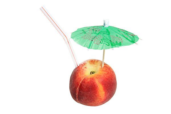 포토 JPG 해외이미지 라이프스타일 음료 음식 컨셉 과일 우산 아이디어 건강 사람없음 빨간색 노란색 주스 흰색 신선 칵테일 맛 복숭아 비타민 밀짚 고립 숙성 해외포토 컬러 주류 생활 짚 영양소 파일형식 이미지허브