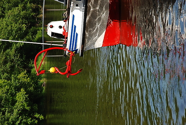 포토 JPG 해외이미지 호수 파도 여행 바람 항해 사람없음 빨간색 물 파란색 강 컬러풀 반사 흐름 흰색 만 보트 파편 큼 함선 포트 닻 돛대 레가타 옛날 해외포토 자연요소 바다 컬러 컨셉 배_교통 날씨 크기 파일형식 이미지허브