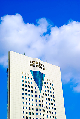 포토 JPG 해외이미지 구름 디자인 외관 벽 비즈니스 건축양식 창문 유리 하늘 미래 거리 사람없음 야외 건물 금융 파란색 빛 도시풍경 사무실 반사 탑 고층빌딩 거울 도시 도심 큼 상업 기하학 철강 해외포토 자연요소 건축물 건축 컬러 컨셉 무늬 재질 풍경 빌딩 경제 크기 파일형식 이미지허브