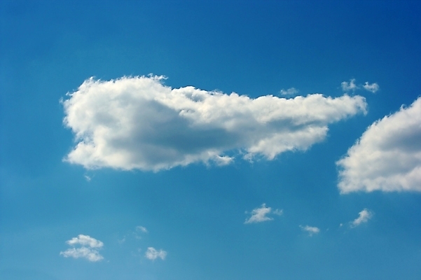 포토 JPG 해외이미지 구름 행복 백그라운드 자연 하늘 날씨 휴가 사람없음 야외 가로 여름 파란색 햇빛 평화 환경 맑음 희망 봄 꿈 자유 흰색 분위기 심플 내추럴 깊이 생태학 양털 해외포토 자연요소 계절 교육 감정 컬러 컨셉 태양 생태계 파일형식 이미지허브