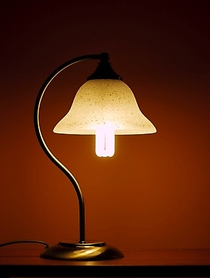 포토 JPG 해외이미지 여행 전구 부분 베개 탁자 호텔 휴식 아파트 주택 따뜻함 사람없음 목재 빛 평화 어둠 침묵 침실 방 슬픔 램프 잠 닫기 매끈함 야간 저녁 캐비닛 묘사 오브젝트 심플 부드러움 여관 안락 해외포토 자연요소 나무 감정 가구 컨셉 재료 침구 모션 숙소 조명 건물 소리 감각 사물함 파일형식 이미지허브