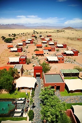 포토 JPG 해외이미지 나무 모래 아프리카 자연 하늘 호텔 산 건조 따뜻함 파노라마 풍경 사람없음 빨간색 물 여름 파란색 글로벌 일출 환경 맑음 방 뜨거움 황무지 땅 모래언덕 사파리 언덕 가뭄 사하라 내추럴 나미비아 생태학 칼라하리 수평선 해외포토 자연요소 식물 계절 교육 나라 컬러 숙소 날씨 촬영기법 노을 사막 생태계 남아프리카 파일형식 이미지허브