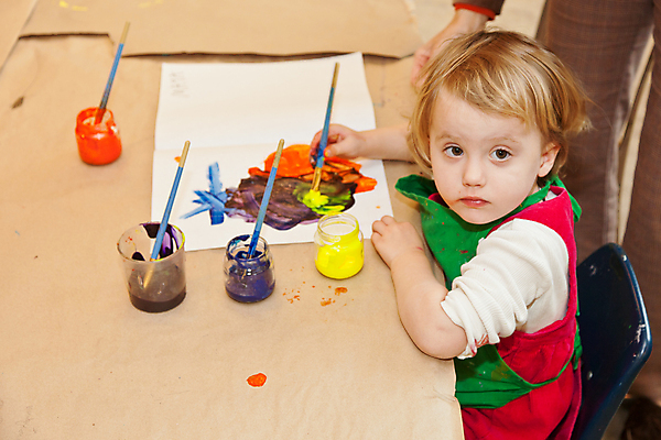 포토 JPG 해외이미지 백인 여자 교육 종이 어린이 교실 학교 기술 미술 한명 사람 그래픽 학습 페인트 유치원 흰색 아기 센터 작음 그림 예술가 캘리포니아 화가 마야 개발 걸음마 해외포토 서양인 직업 1 컬러 모션 문화예술 미국 크기 마야문명 파일형식 이미지허브