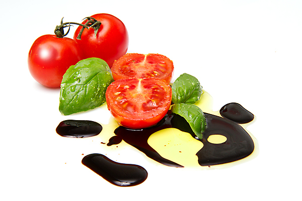 포토 JPG 해외이미지 접시 음식 다이어트 토마토 유리 건강 요리 사람없음 빨간색 초록색 여름 주방 식사 이탈리아 샐러드 흰색 기름 상추 먹기 허브 올리브 바질 식초 진통제 해외포토 식물 식기 계절 열매 유럽 컬러 채소 모션 재질 약 파일형식 이미지허브