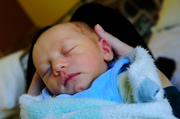 포토 JPG 해외이미지 백인 1 무기 얼굴 어린이 엄마 새로움 관리 한명 사람 소년 평화 아기 신생아 잠 달콤 작음 거짓말 천진난만 해외포토 서양인 남자 컨셉 가족 신체부위 맛 크기 파일형식 이미지허브