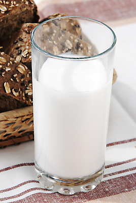 포토 JPG 해외이미지 음료 음식 모션 유리 건강 사람없음 우유 마시기 흰색 액체 붓기 상품 칼슘 해외포토 컬러 재질 유제품 파일형식 이미지허브