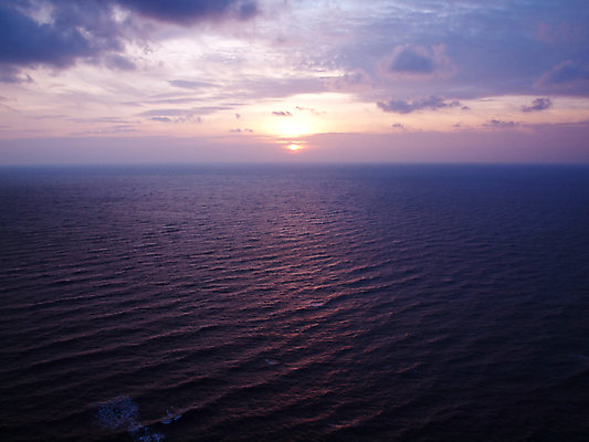 포토 JPG 해외이미지 구름 파도 바다 백그라운드 태국 자연 벽지 하늘 아침 날씨 추상 풍경 사람없음 야외 물 여름 파란색 빛 컬러풀 햇빛 태양 반사 평화 일출 맑음 황혼 일몰 새벽 낭만 서핑 저녁 장면 스카이라인 수평선 해외포토 주간 자연요소 계절 아시아 컬러 컨셉 무늬 노을 수상스포츠 야간 생태계 파일형식 이미지허브
