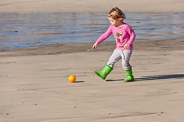포토 JPG 해외이미지 백인 1 응시 여자 행복 얼굴 어린이 모래 바다 장난 놀이 휴가 한명 미소 사람 야외 여름 청춘 햇빛 태양 맑음 기쁨 흰색 표현 아기 입 달콤 작음 캘리포니아 마야 걸음마 해외포토 자연요소 서양인 시선 계절 감정 컬러 컨셉 모션 날씨 표정 신체부위 미국 맛 크기 마야문명 파일형식 이미지허브