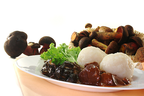 포토 JPG 해외이미지 접시 음식 파슬리 사람없음 초록색 버섯 게임 끝 허브 경단 그물버섯 백자 법정 해외포토 식물 식기 컬러 채소 놀이 도자기 파일형식 이미지허브