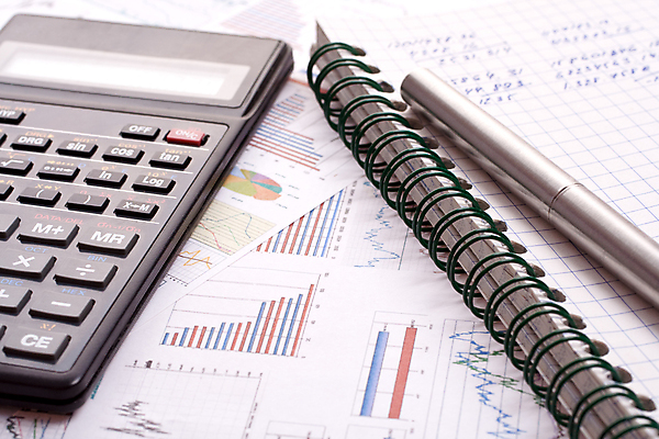 포토 JPG 해외이미지 종이 백그라운드 컨셉 돈 비즈니스 그래프 설계 사람 사람없음 금융 경제 컴퓨터 글로벌 사무실 숫자 펜 볼펜 쪽지 자료 저축 계산기 작업 시장 선택 주식 분석 서식 문서 투자 회계 계좌 세금 수입 증명서 해외포토 문자 문구용품 전자제품 필기구 장비 재산 파일형식 이미지허브