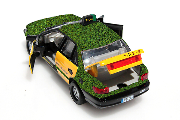 포토 JPG 해외이미지 도로 여행 백그라운드 컨셉 창문 교통시설 모션 자동차 벽지 추상 전등 새로움 사람없음 건물 초록색 빛 반사 노란색 문 금속 검은색 미국 어둠 운전 흰색 도시 시간 고속도로 스페인 야간 저녁 질감 택시 맨해튼 해외포토 자연요소 건축물 유럽 길 육상교통 컬러 교통 북아메리카 무늬 승용차 재질 조명 시설 뉴욕 파일형식 이미지허브