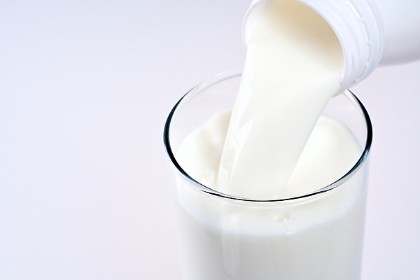 포토 JPG 해외이미지 전통 라이프스타일 웰빙 문화 음료 음식 파도 모션 유리 건강 사람없음 컵 약 식사 침묵 우유 추위 흰색 신선 오픈 액체 소 붓기 아침식사 상품 먹기 상쾌 유기농 흘림 보충 해외포토 식기 감정 바다 컬러 포유류 의학 재질 유제품 생활 소리 파일형식 이미지허브