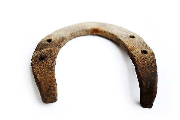 포토 JPG 해외이미지 백그라운드 신발 사람없음 농장 갈색 금속 수확 골동품 흰색 행운 재산 보호 철 심볼 오브젝트 부식 싱글 아치 질감 복고 고립 구식 그런지 미신 부적 서쪽 옛날 철강 편자 해외포토 컬러 컨셉 농업 재질 금융 방향 말발굽 파일형식 이미지허브