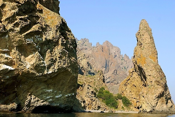 포토 JPG 해외이미지 물결 바다 섬 자연 하늘 산 그림자 풍경 사람없음 야외 세로 물 여름 파란색 햇빛 평화 사진촬영 바위 언덕 대문 우크라이나 잔물결 절정 지질학 해외포토 자연요소 계절 교육 유럽 컬러 컨셉 태양 문 촬영 돌_바위 생태계 파일형식 이미지허브