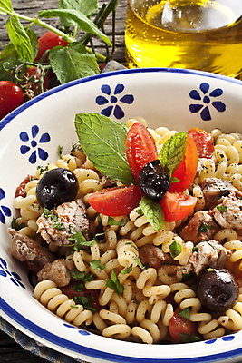 포토 JPG 해외이미지 잎 토마토 재료 방울토마토 함께함 파스타 사람없음 목재 빨간색 주방 검은색 신선 달콤 지중해 참치 민트 해산물 올리브 날것 레시피 푸질리 해외포토 나무 식물 열매 바다 컬러 컨셉 채소 식재료 서양음식 어류 맛 허브 파일형식 이미지허브