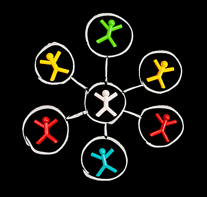 포토 JPG 해외이미지 남자 종이 컨셉 일러스트 회사 비즈니스 관계 성공 협력 아이디어 함께함 관리 그림자 사람 사람없음 빨간색 친구 컬러풀 3D 검은색 칠판 우정 흰색 잡기 작업 원형 그룹 연결 대표 심볼 리더 만들기 소셜 지원 통일 콜라보레이션 해외일러스트 도형 컬러 모션 디지털합성 파일형식 이미지허브